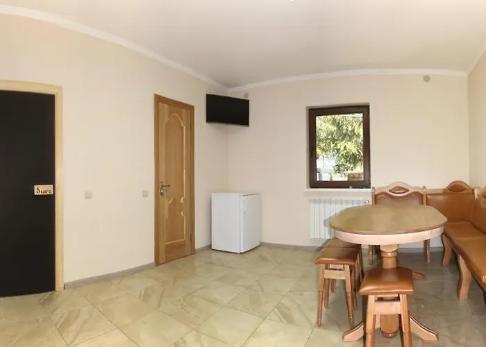 аква 3* 波利亚纳